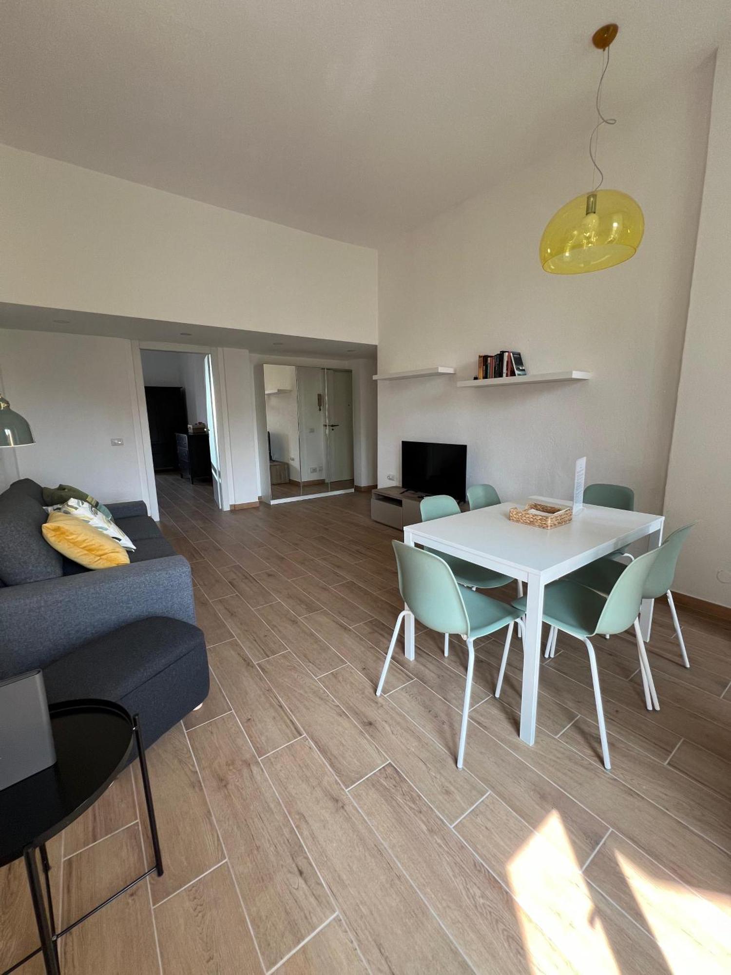 New Apartment With Balcony, Isola Bosco Verticale Милано Екстериор снимка